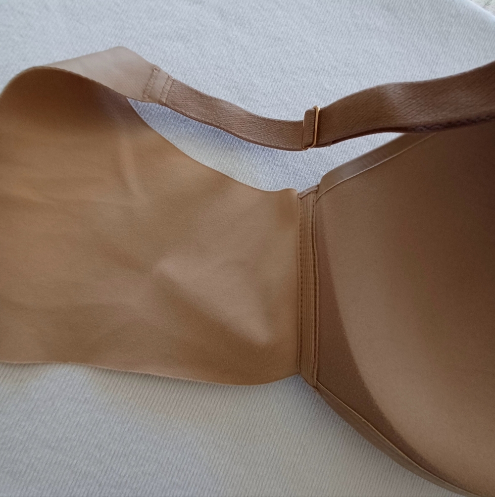 Soma Vanishing Wireless Bra, Size 38D - Picture 9 of 13